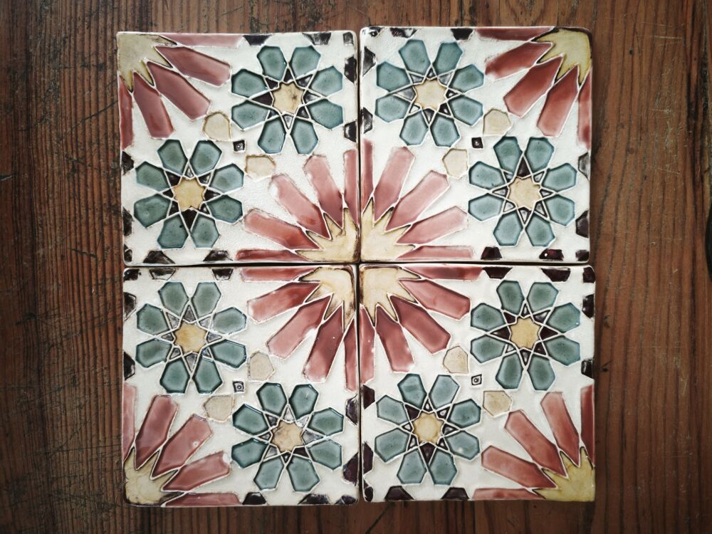 GEOMETRIA INTEMPORAL - O Azulejo Hispano Mourisco na Decoração - Image 3